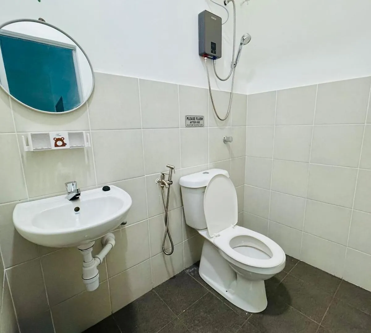 Zalins Cozyhome 3Br Kepala Batas  Lägenhet