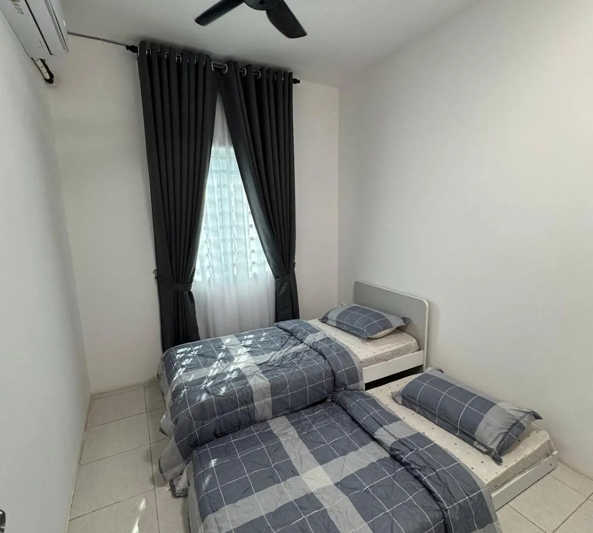Lägenhet Zalins Cozyhome 3Br Kepala Batas